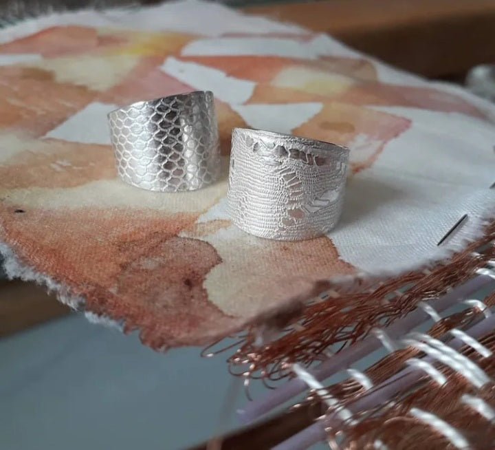 Fabriquez une bague paysage en argent texturé