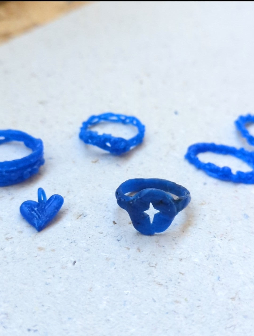 Fabriquez une bague en bronze, sculptez la cire
